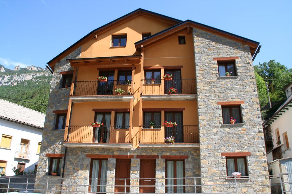 Apartamentos Mobison Salinas de Bielsa Exterior photo
